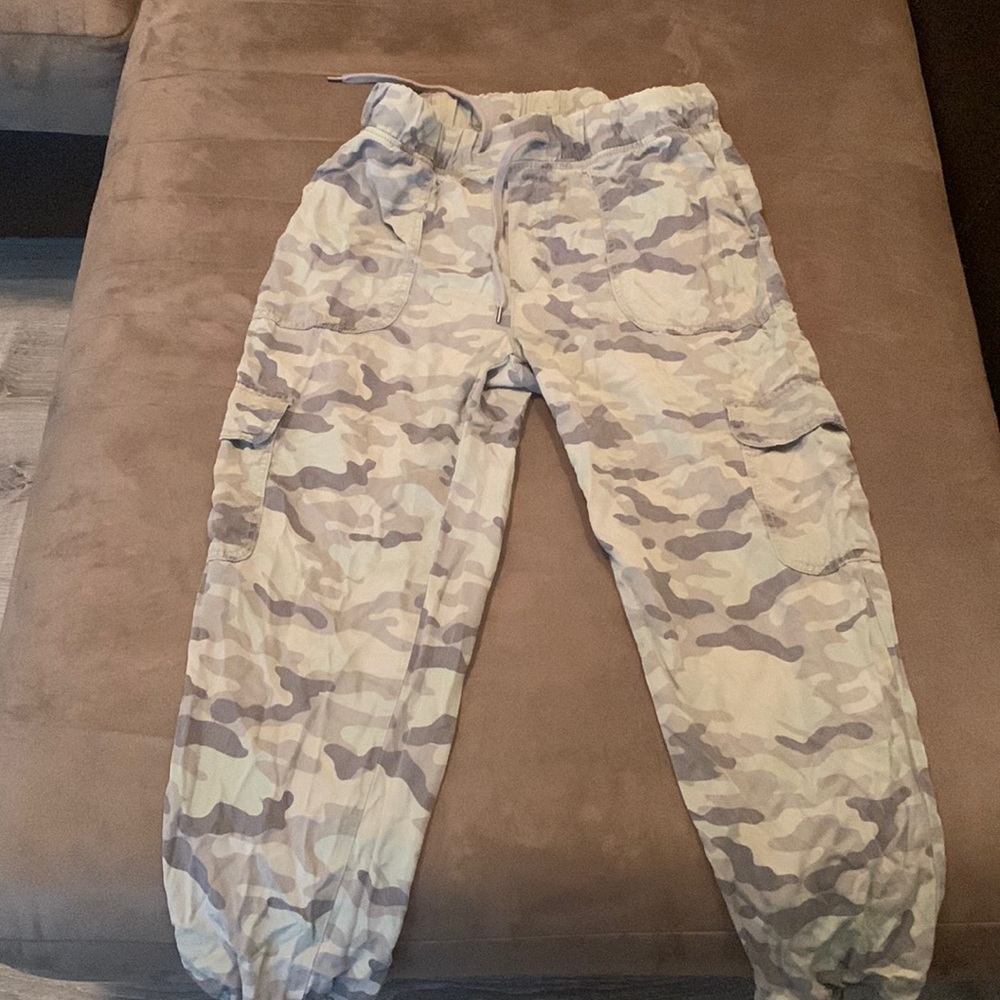 American eagle cargo capri